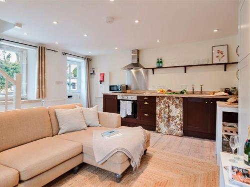 Holiday home - 2 persons -  - GL6 6QF - Painswick