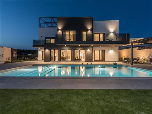 Feriehus - 8 personer -  - Jaksinica - 53294