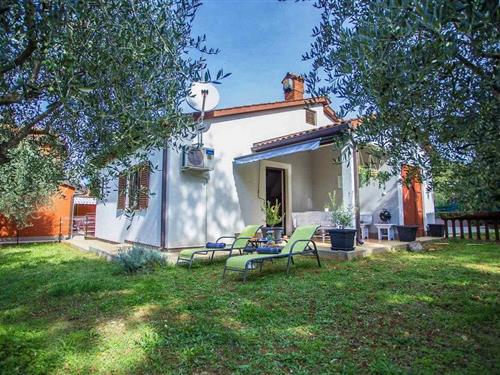 Holiday home - 4 persons -  - Kestenova - 52446 - Porec