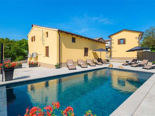 Holiday home - 8 persons -  - Cunj - 52420 - Buzet