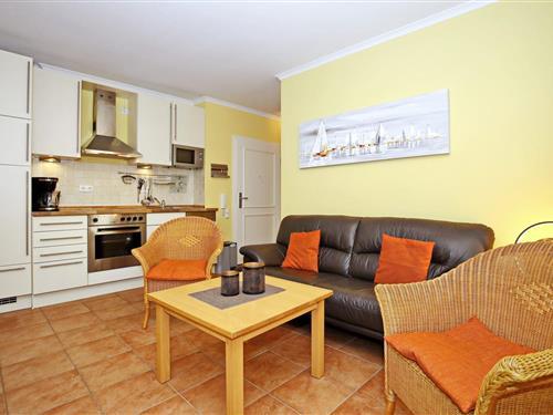 Holiday Home/Apartment - 4 persons -  - Ostseeallee - 18225 - Ostseebad Kühlungsborn