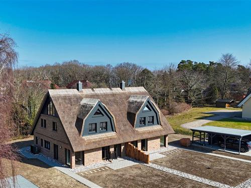 Holiday home - 8 persons -  - Rügenresort - 18586 - Lobbe