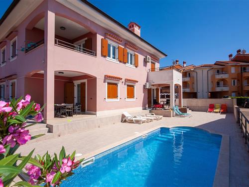 Holiday Home/Apartment - 5 persons -  - Volme - Banjole-Volme - 52100 - Volme