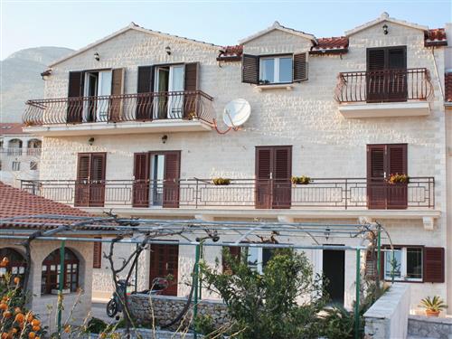 Holiday apartment - 4 persons -  - Donja obala - 21420 - Bol