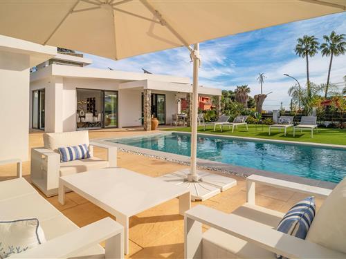 Holiday home - 14 persons -  - Avenida Imperio Argentina - 29630 - Benalmádena