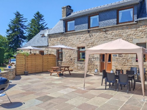 Holiday home - 8 persons -  - La maison de Lucienne - 22540 - Louargat