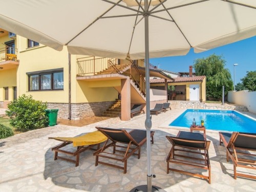 Villa - 12 persons -  - 52100 - Pula