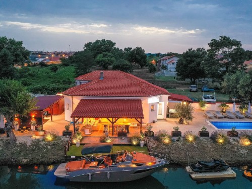 Holiday home - 8 persons -  - Ilirska - 23232 - Nin