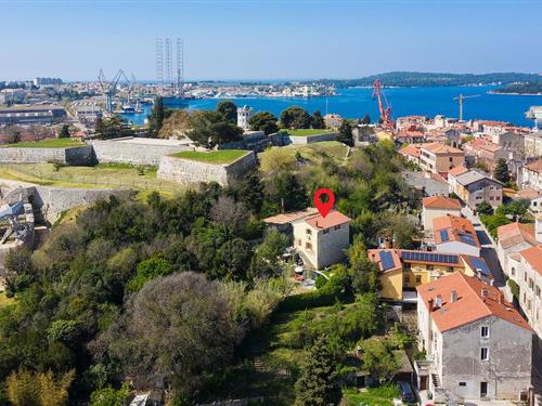 Holiday home - 10 persons -  - Castropola - 52100 - Pula