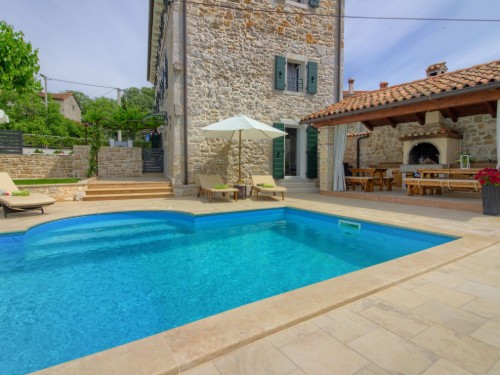 Holiday home - 8 persons -  - 52440 - Dracevac