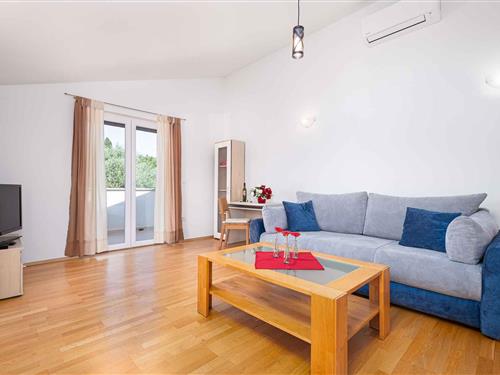 Holiday Home/Apartment - 6 persons -  - 52465 - Tar/Porec