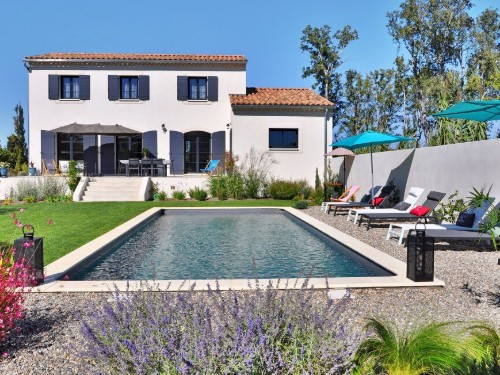 Holiday home - 8 persons -  - . Route De La Gare - 13570 - Barbentane