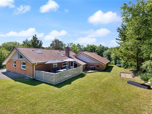 Sommerhus - 10 personer -  - Fyrrealle - Lodbjerg Hede - 6950 - Ringkøbing
