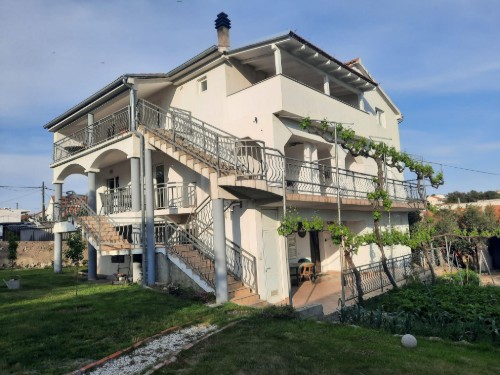 Holiday apartment - 4 persons -  - Dubrovacka - 23211 - Pakostane