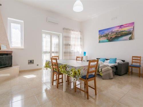 Holiday Home/Apartment - 6 persons -  - 70044 - Polignano A Mare