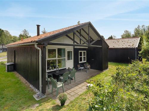 Holiday Home/Apartment - 4 persons -  - Bøtølundvej - Marielyst - 4873 - Væggerløse