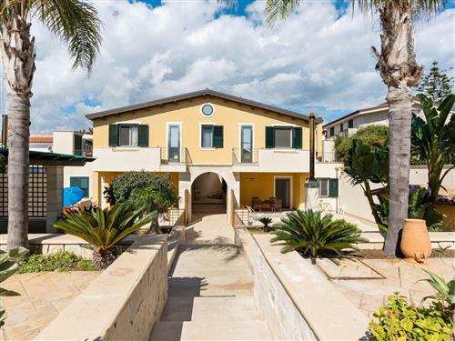 Sommerhus - 4 personer -  - Calabernardo - 96017