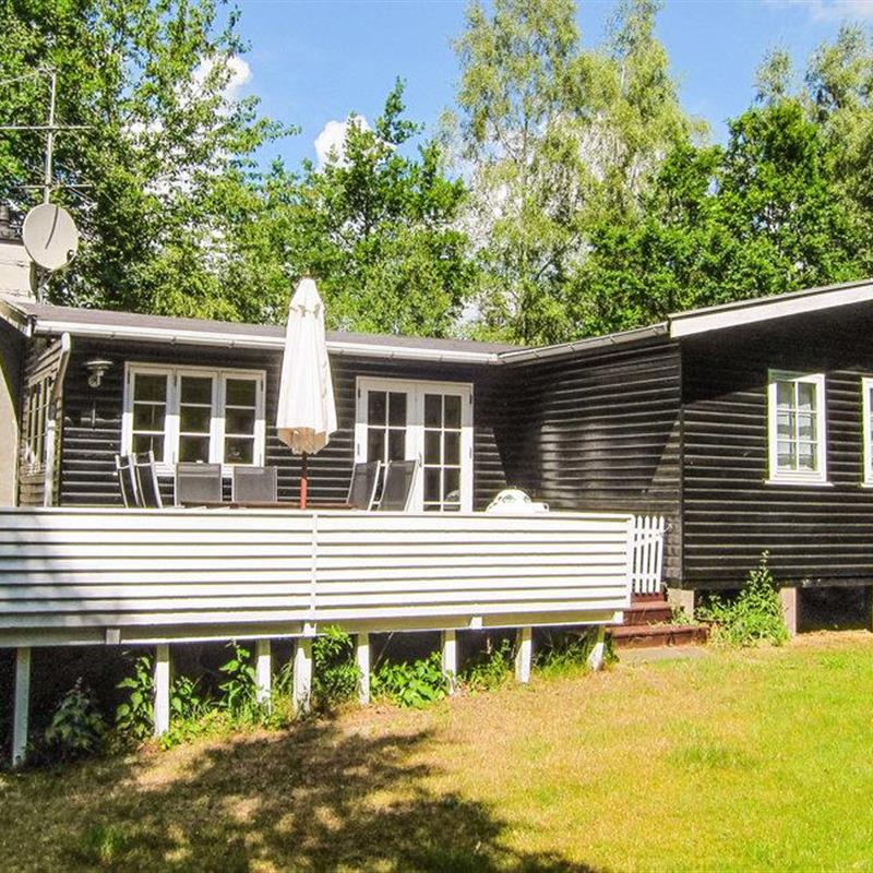 Sommerhus - 6 personer -  - Fyrrebakken - Østre Sømark - 3720 - Åkirkeby