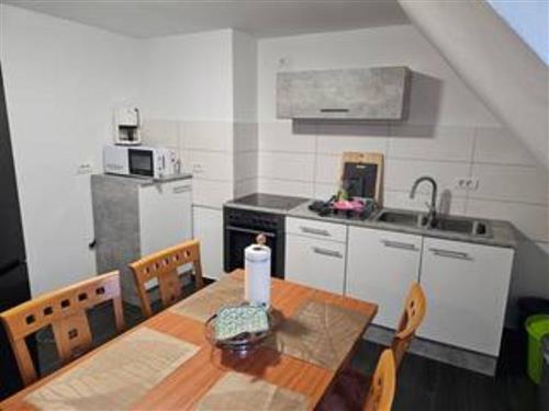 Holiday apartment - 4 persons -  - Rosenstraße - 06237 - Leuna