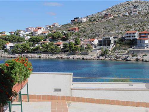 Holiday Home/Apartment - 6 persons -  - Bilo - 22202 - Bilo