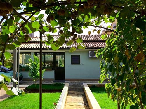 Holiday Home/Apartment - 4 persons -  - Jadranska ulica - 52470 - Umag