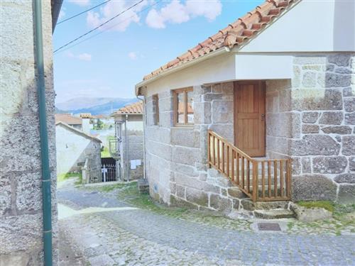 Holiday Home/Apartment - 6 persons -  - Rua de Bairros, S/N - 4970-660 - Soajo