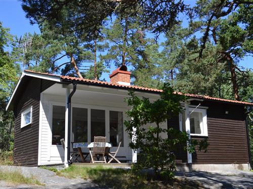 Holiday Home/Apartment - 4 persons -  - Dalsbo, Kållandsö Tranebergs Säteri - Kållandsö - 531 99 - Lidköping