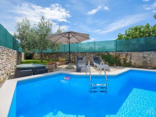 Holiday home - 6 persons -  - Fabci - Visnjan-Fabci - 52463 - Visnjan