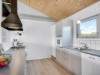Image 20 - Kitchen