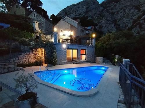 Holiday home - 8 persons -  - Makar - 21300 - Makarska