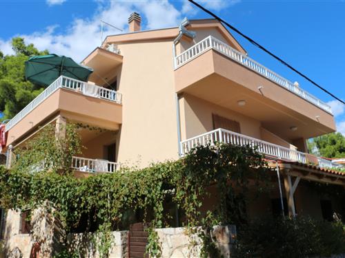 Holiday Home/Apartment - 2 persons -  - Basina - 21462 - Basina