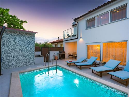 Holiday home - 5 persons -  - Pula/Galižana - 52216