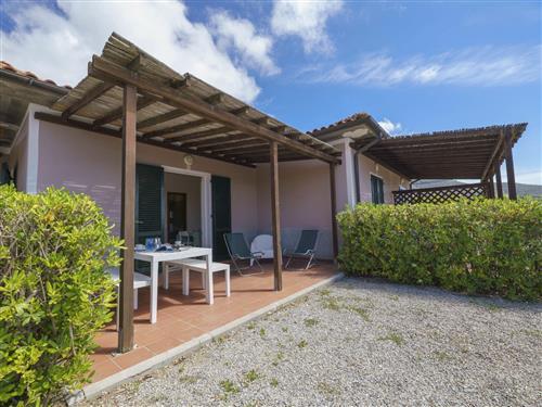 Holiday Home/Apartment - 4 persons -  - Lacona - 57031