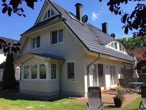 Holiday Home/Apartment - 6 persons -  - Birkenstraße 5 d - 18374 - Zingst