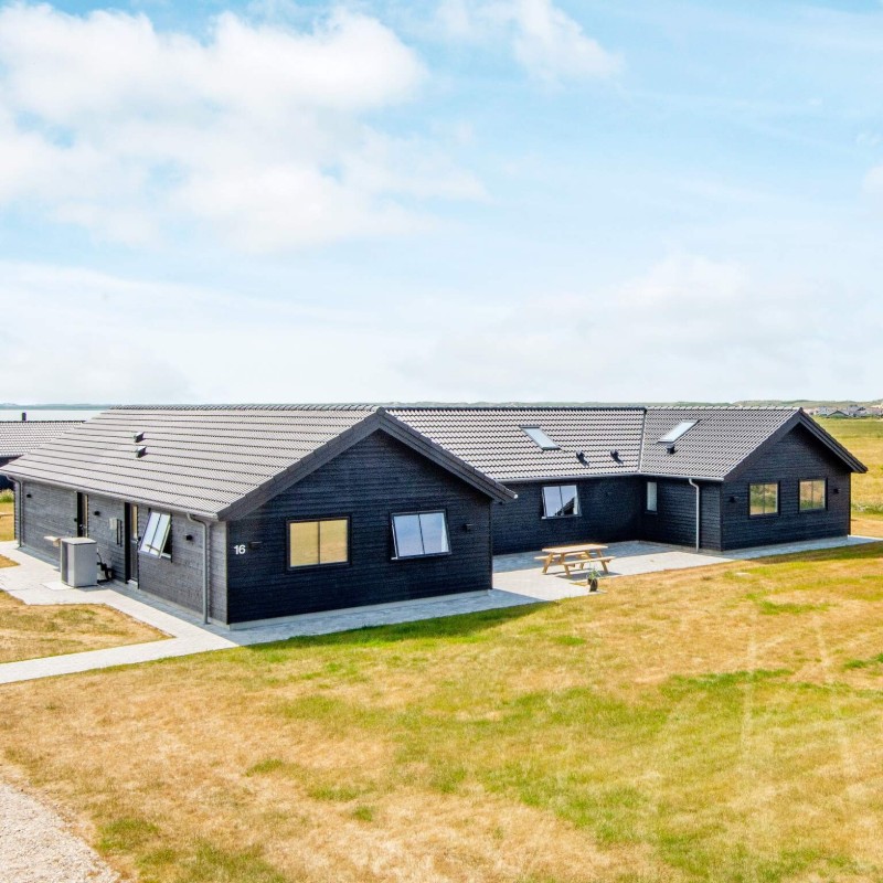 Sommerhus - 24 personer -  - Bjergehusvej - Vejlby Klit - 7673 - Harboøre