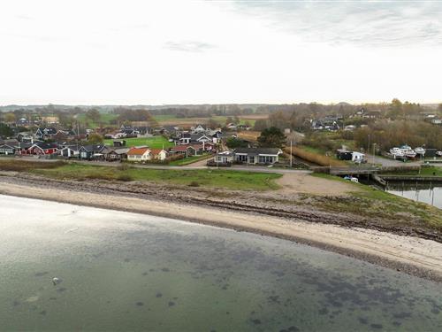 Sommerhus - 8 personer -  - Bro Strandvej - Varbjerg - 5464 - Brenderup