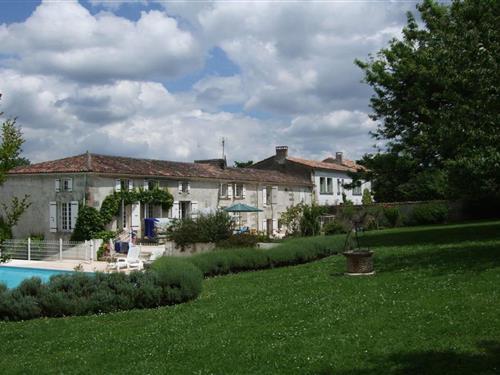 Holiday home - 10 persons -  - 17610 - Saint-Sauvant