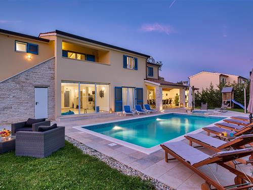 Sommerhus - 12 personer -  - Folici I - Zminj-Muzini - 52341 - Naselje Muzini