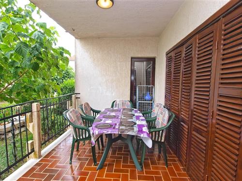 Holiday Home/Apartment - 5 persons -  - Valbandon - 52212 - Valbandon