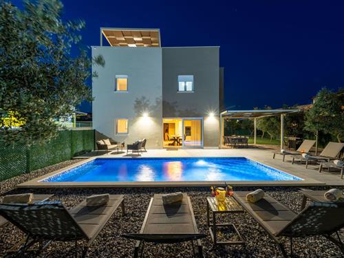 Holiday home - 10 persons -  - Pula/Vodnjan - 52215