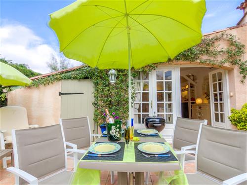 Holiday Home/Apartment - 4 persons -  - Saint-Tropez - 83580