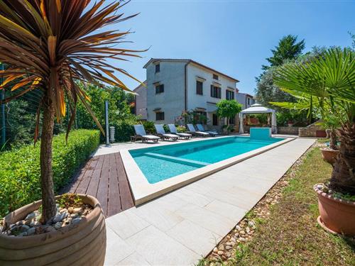 Holiday home - 12 persons -  - Fojba - 52100 - Pula