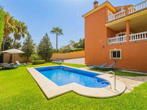 Holiday Home/Apartment - 8 persons -  - 29120 - Alhaurín El Grande