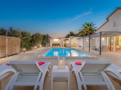 Holiday home - 6 persons -  - Monte Magno - 52100 - Pula