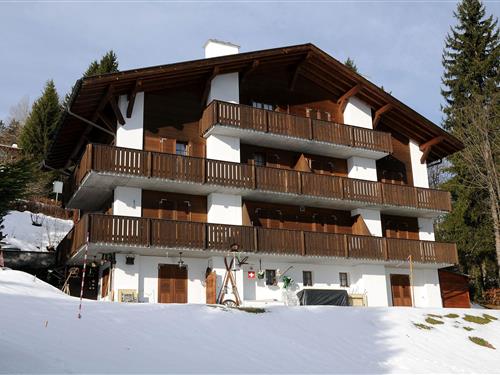 Holiday Home/Apartment - 5 persons -  - Obere Anggetlinstrasse - 8897 - Flumserberg Tannenheim