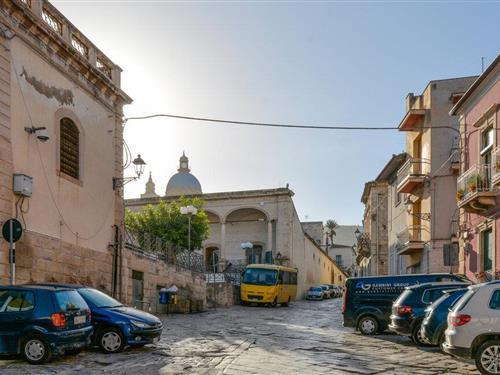 Ferielejlighed - 4 personer -  - Via Vincenzo Bellini - 97013 - Comiso