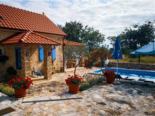 Holiday Home/Apartment - 6 persons -  - Puljane - 22320 - Puljane