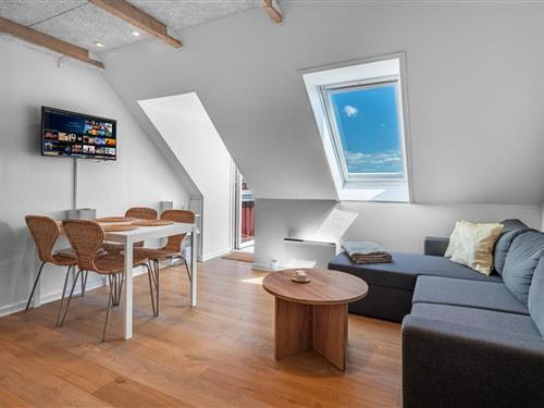 Feriehus - 4 personer -  - Hjelmevej 15, App. - 6854 - Henne Strand