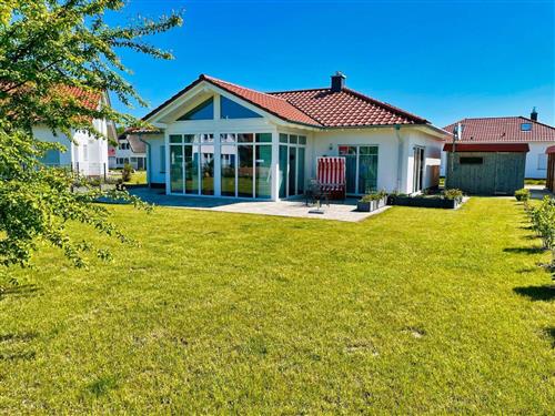 Holiday home - 4 persons -  - Am Gutshof - 18569 - Vaschwitz