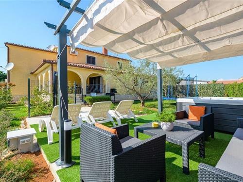Holiday apartment - 5 persons -  - 52440 - Porec